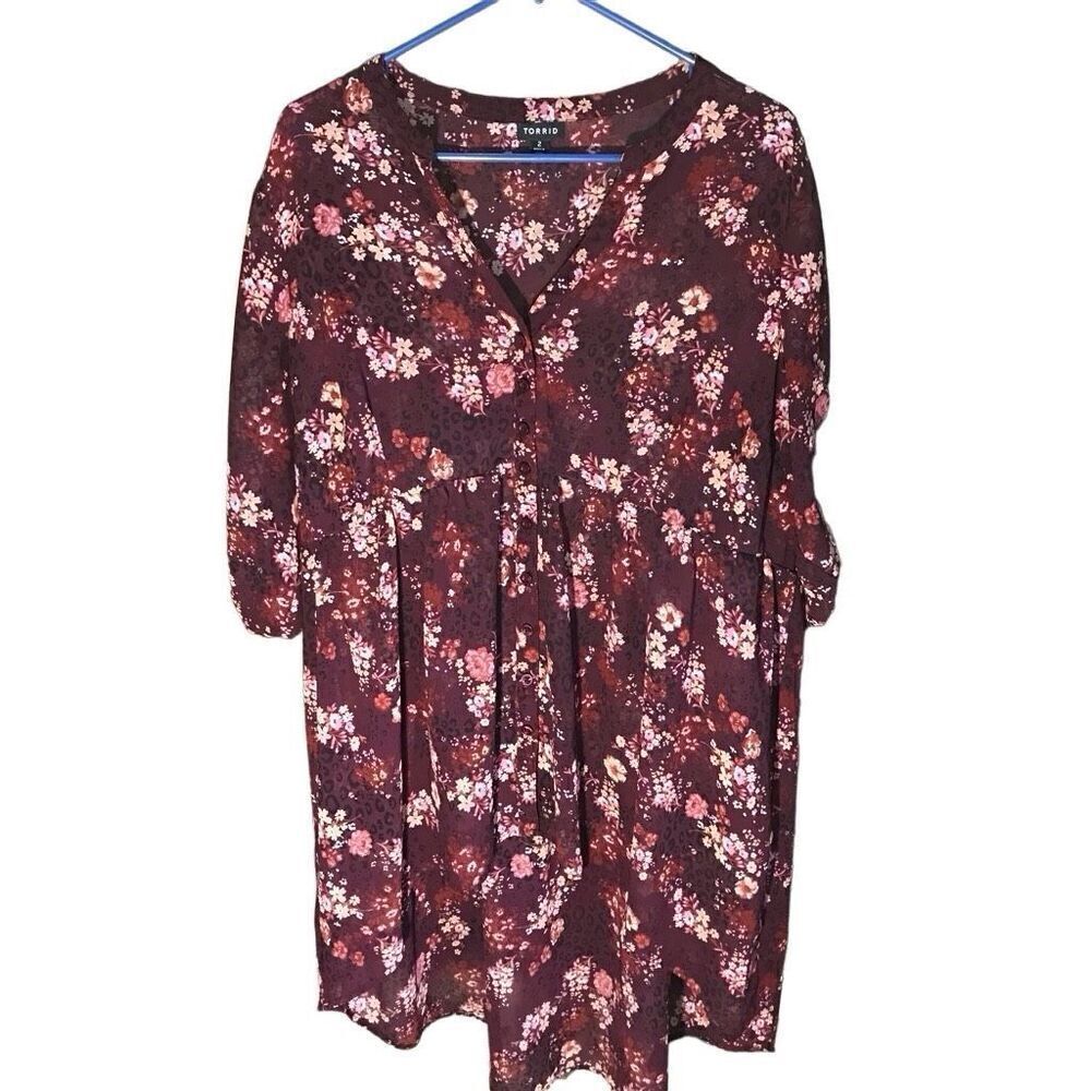 Torrid Size 2 = 2X Maroon floral blouse top shirt 3/4 sleeve button